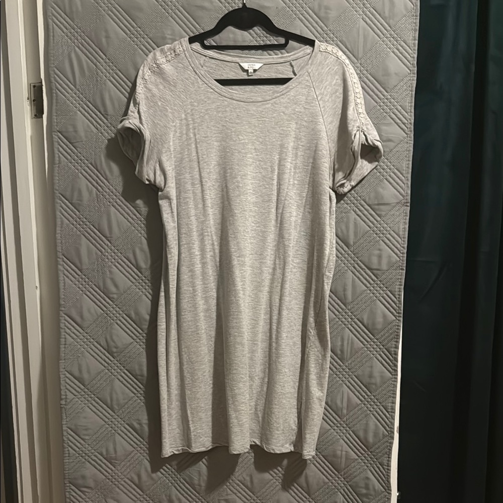 Crown & Ivy White Cream Short Sleeve T-Shirt